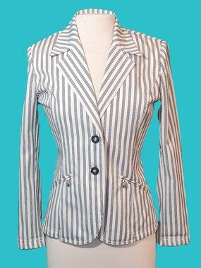 St. John Sport Vintage White with Black Stripes Blazer Size P Preowned